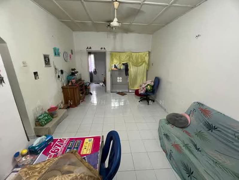 Flat for Sale at Bandar Baru Kundang - Kavineshwaran Ooi - Living Room - PropertyGuru.com.my