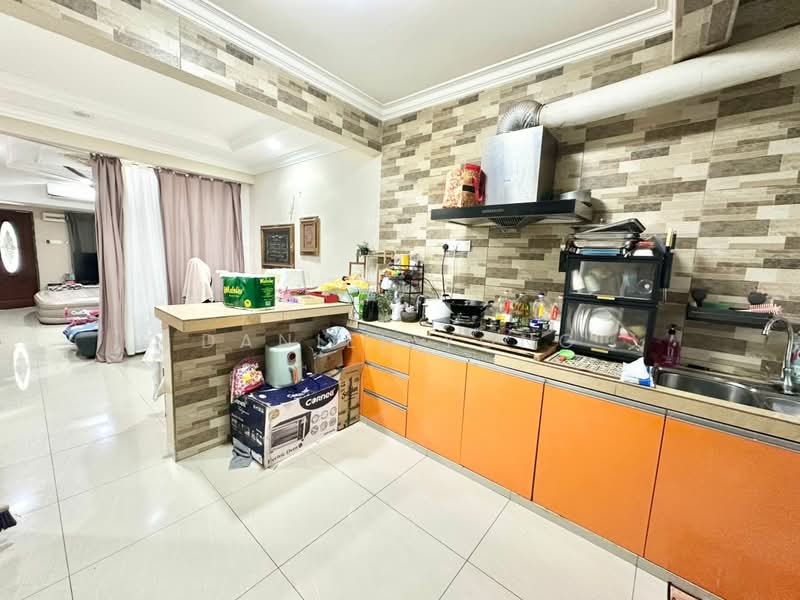 2-storey Terraced House for Sale in Taman Bukit Mewah (Tampoi) - Daniel Yong - Kitchen - PropertyGuru.com.my
