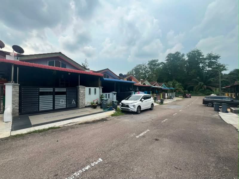 1-storey Terraced House for Sale in Taman Bestari Indah (Ulu Tiram) - Daniel Yong - Exterior - PropertyGuru.com.my