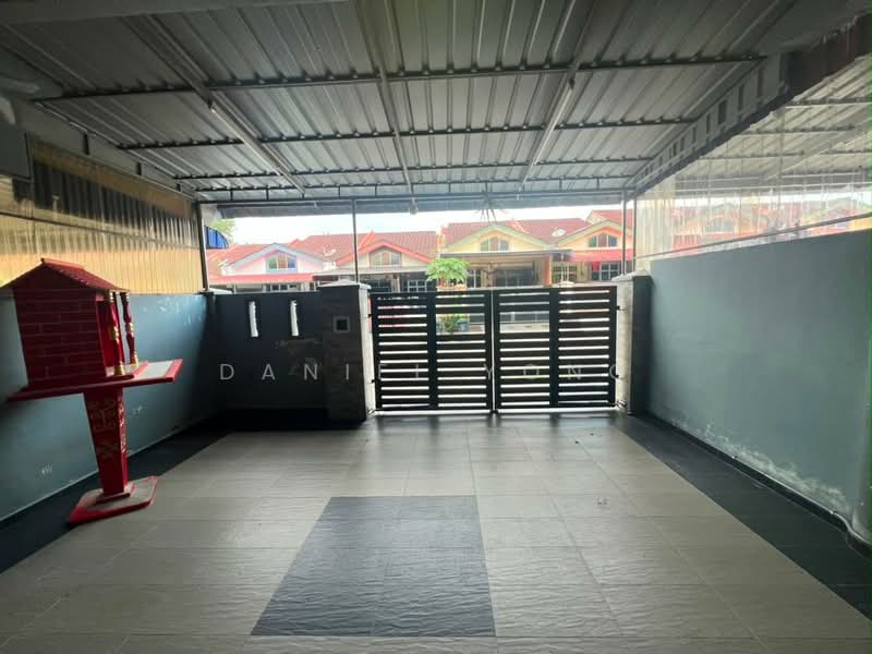 1-storey Terraced House for Sale in Taman Bestari Indah (Ulu Tiram) - Daniel Yong - Exterior - PropertyGuru.com.my