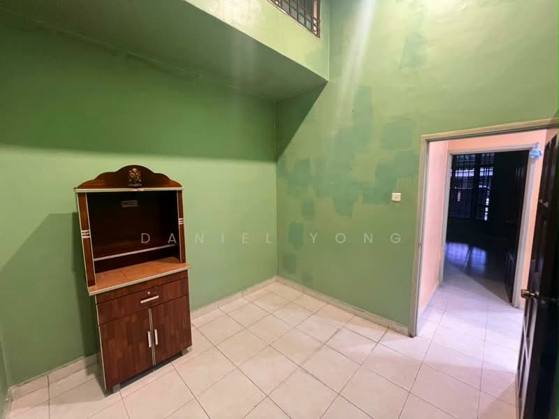 1-storey Terraced House for Sale in Taman Bestari Indah (Ulu Tiram) - Daniel Yong - Interior - PropertyGuru.com.my