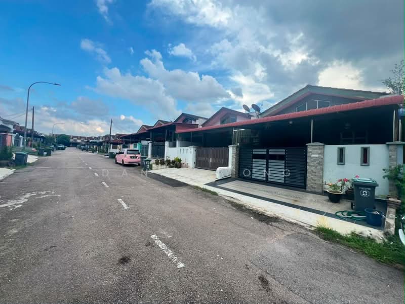 1-storey Terraced House for Sale in Taman Bestari Indah (Ulu Tiram) - Daniel Yong - Exterior - PropertyGuru.com.my