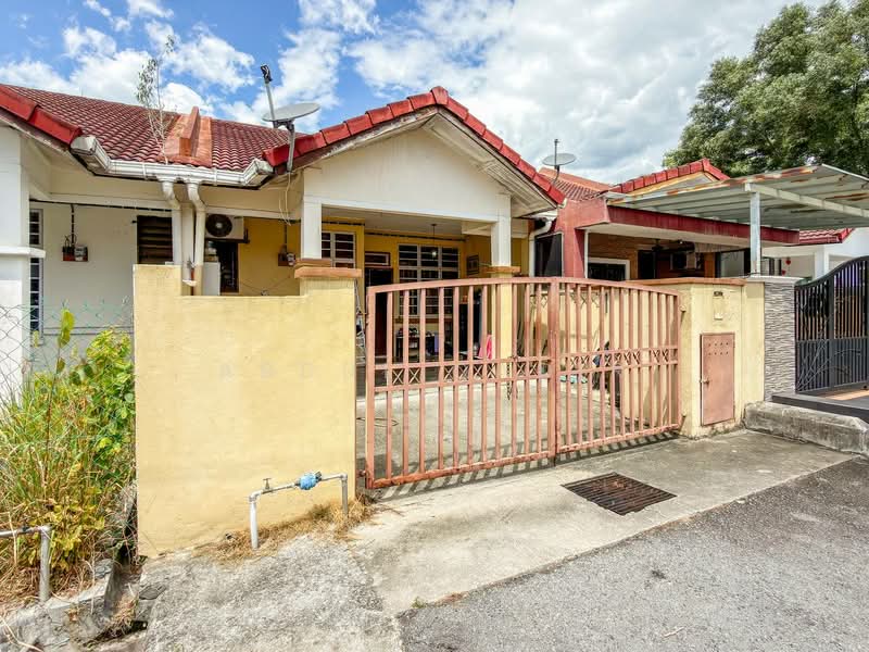 2-storey Terraced House for Sale in Taman Dato Demang (Seri Kembangan) - Abdul Qadir - PropertyGuru.com.my