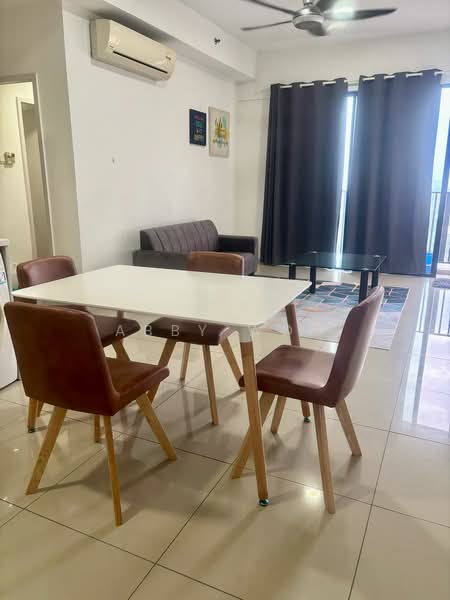 Servis Apartment untuk Disewa di i-SOHO @ i-City - Abby Woo - Living Room - PropertyGuru.com.my