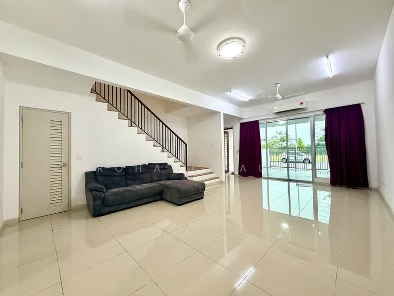 Rumah Teres 2 Tingkat untuk Disewa di Serene Heights (Semenyih) - Rohani Daud - Living Room - PropertyGuru.com.my