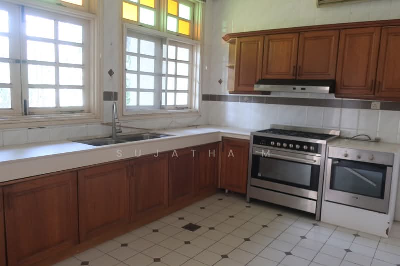 Bungalow House for Rent in Putrajaya (Putrajaya) - Sujatha M - Kitchen - PropertyGuru.com.my