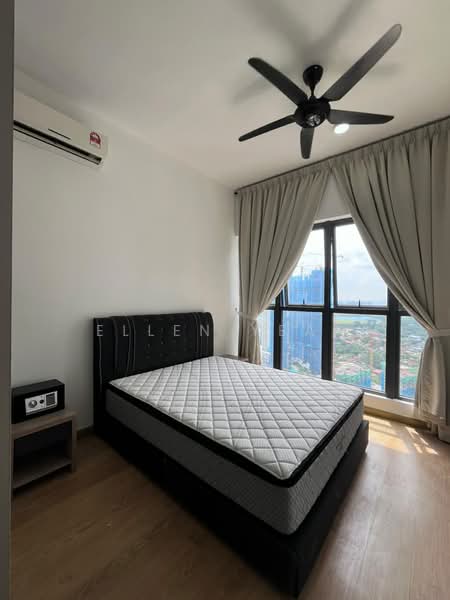 Kondominium untuk Disewa di Royal Strand @ Country Garden Danga Bay - Ellen Yeap - Bedroom - PropertyGuru.com.my