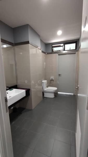 Kedai / Pejabat untuk Disewa di Seksyen U1 (Glenmarie) - Rachel Sie - Bathroom - PropertyGuru.com.my