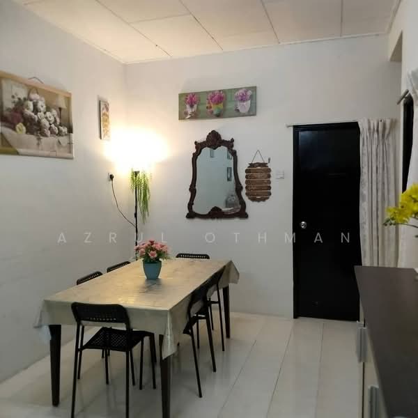 1-storey Terraced House for Sale in Taman Intan Duyung (Port Dickson) - Azrul Othman - Dining Room - PropertyGuru.com.my