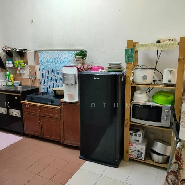 1-storey Terraced House for Sale in Taman Intan Duyung (Port Dickson) - Azrul Othman - Kitchen - PropertyGuru.com.my