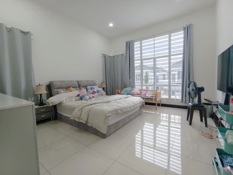 Rumah Kluster untuk Dijual di Setia Tropika (Johor Bahru) - Michele Sylvester - Bedroom - PropertyGuru.com.my