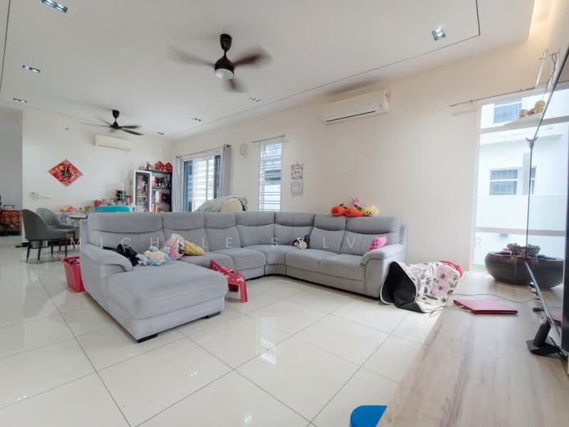 Rumah Kluster untuk Dijual di Setia Tropika (Johor Bahru) - Michele Sylvester - Living Room - PropertyGuru.com.my