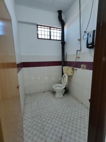 Rumah Teres 2 Tingkat untuk Dijual di Taman Sempadan (Nibong Tebal) - Aswad . - Bathroom - PropertyGuru.com.my