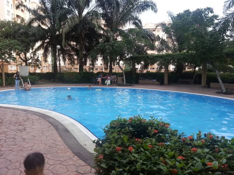 Pangsapuri untuk Dijual di Pangsapuri Saraka - Kevin Dass - Pool - PropertyGuru.com.my