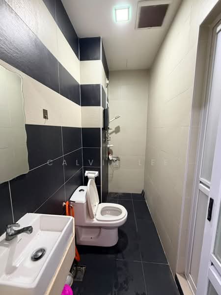 Servis Apartment untuk Disewa di D'Secret Garden (Pangsapuri Kempas Indah) - Calvin Lee - Bathroom - PropertyGuru.com.my