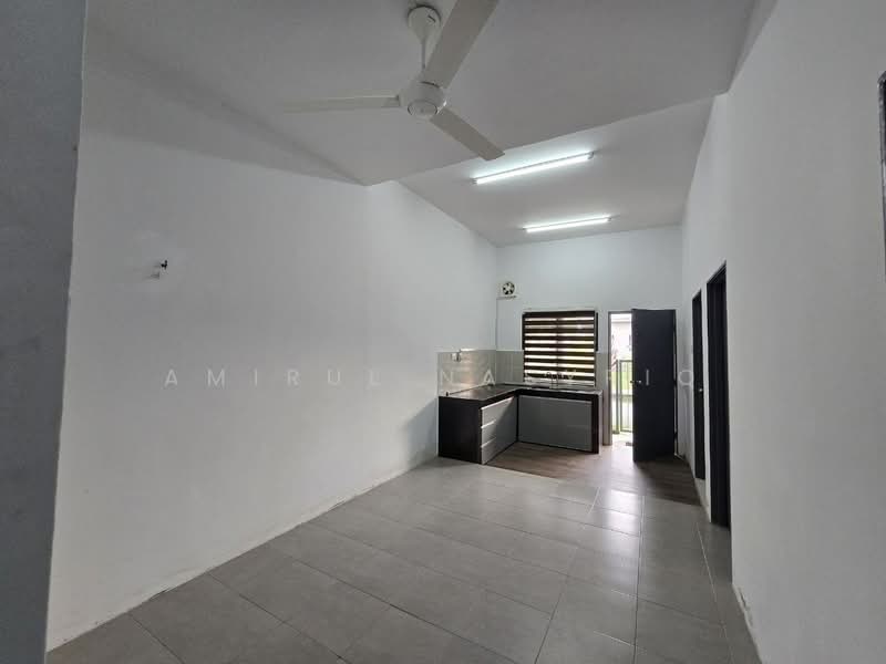 1-storey Terraced House for Sale in Taman Meru Murni (Kapar) - Amirul Nasyriq - Kitchen - PropertyGuru.com.my