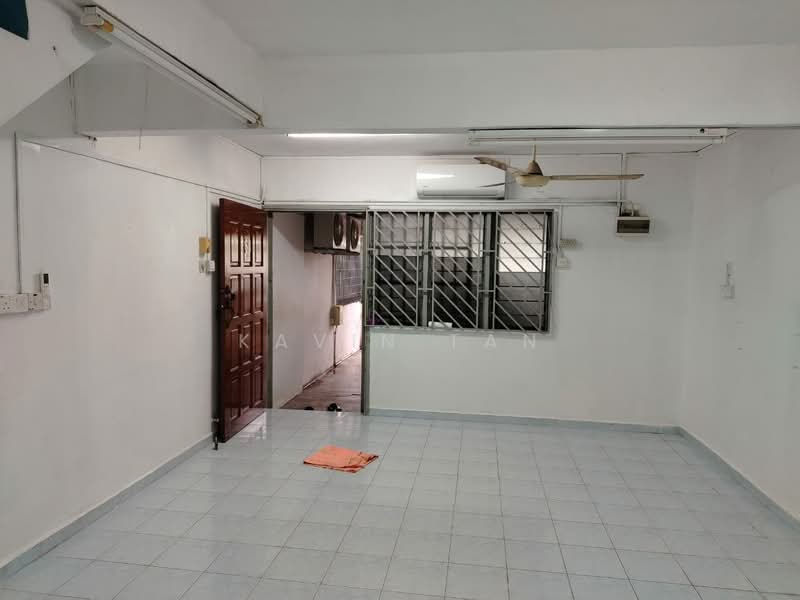 Rumah Teres 2 Tingkat untuk Disewa di Taman Desa Cemerlang (Ulu Tiram) - Kavin Tan - Living Room - PropertyGuru.com.my