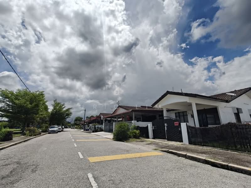 1-storey Terraced House for Sale in Taman Tangling (Simpang Ampat) - Eric Lim - Exterior - PropertyGuru.com.my