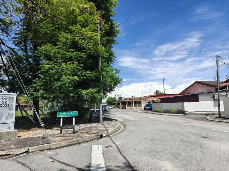 1-storey Terraced House for Sale in Taman Tangling (Simpang Ampat) - Eric Lim - Exterior - PropertyGuru.com.my