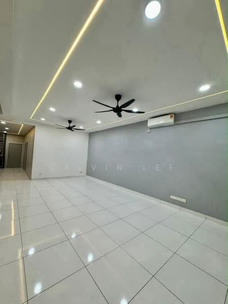 Rumah Teres 2 Tingkat untuk Dijual di Taman Bestari Indah (Ulu Tiram) - Calvin Lee - Living Room - PropertyGuru.com.my