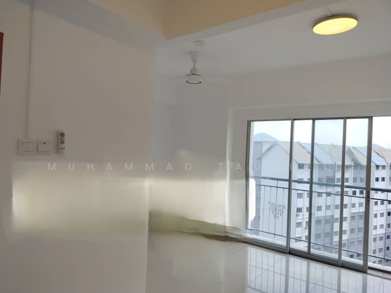 Pangsapuri untuk Disewa di Palm Garden Apartment - Muhammad Taufeeq - Living Room - PropertyGuru.com.my