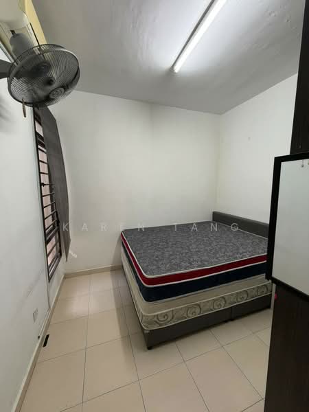 Rumah Bandar untuk Disewa di Taman Balakong Jaya (Balakong) - Karen Tang - Bedroom - PropertyGuru.com.my