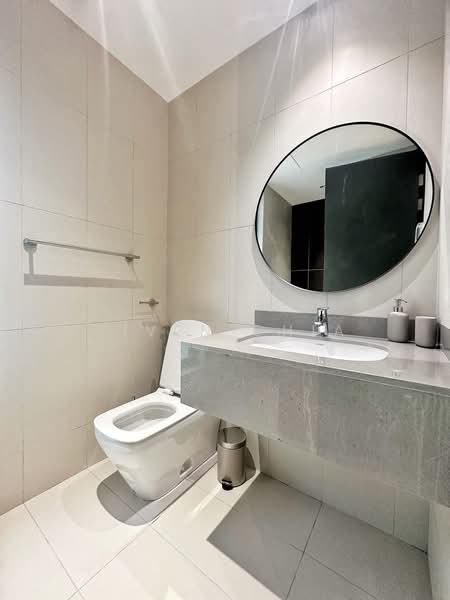Kondominium untuk Dijual di One Cochrane Residence - Viven Chia - Bathroom - PropertyGuru.com.my