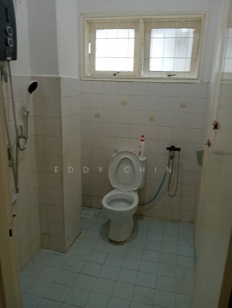 2-storey Terraced House for Rent in Usj 6 (Subang Jaya) - Eddy Chin - Bathroom - PropertyGuru.com.my