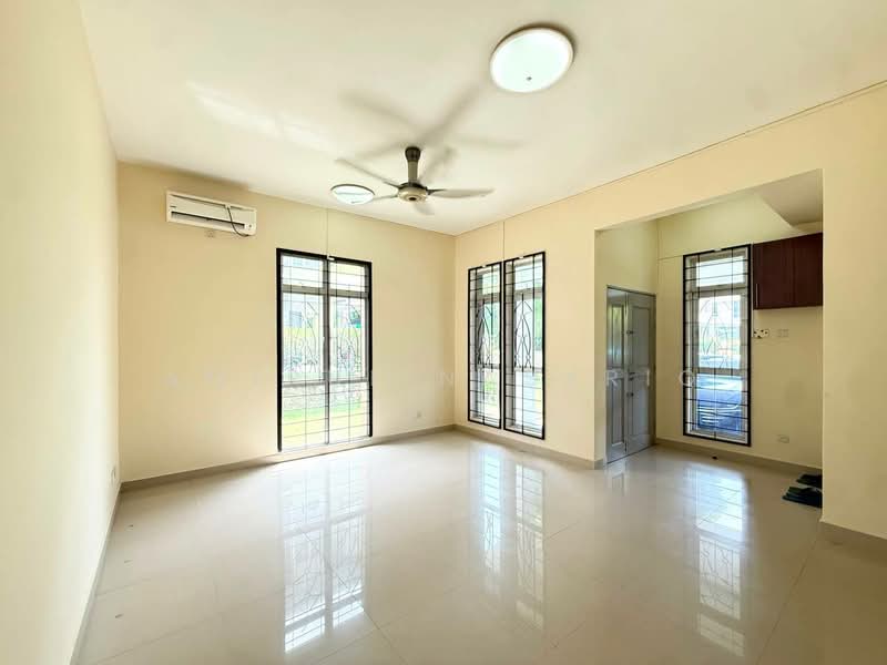 Rumah Berkembar untuk Dijual di Presint 15 (Putrajaya) - Amirul Nasyriq - Living Room - PropertyGuru.com.my