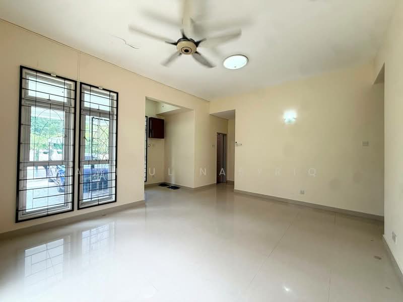 Rumah Berkembar untuk Dijual di Presint 15 (Putrajaya) - Amirul Nasyriq - Living Room - PropertyGuru.com.my