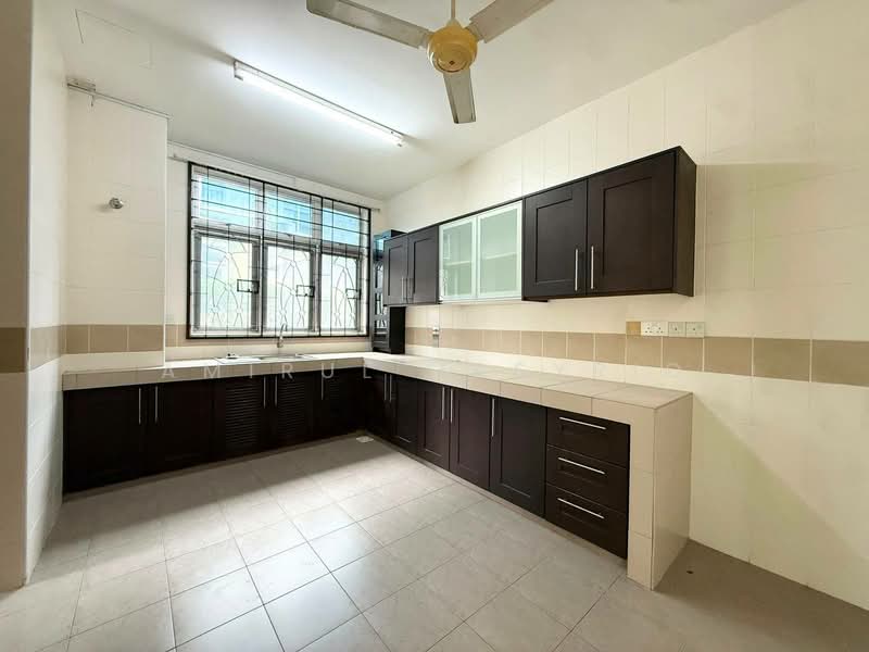 Rumah Berkembar untuk Dijual di Presint 15 (Putrajaya) - Amirul Nasyriq - Kitchen - PropertyGuru.com.my