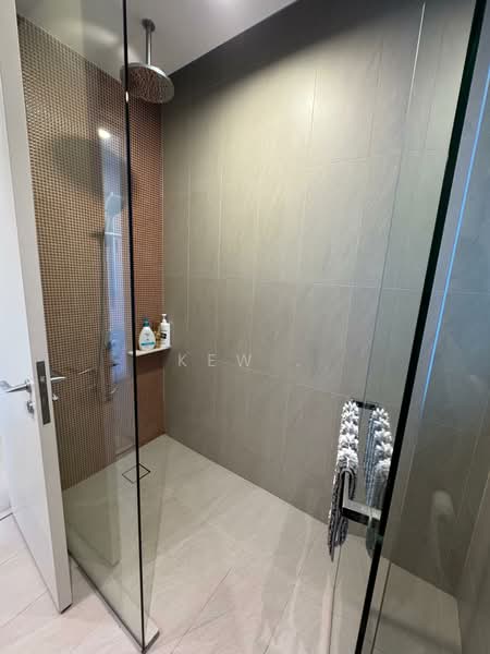 Servis Apartment untuk Disewa di ViiA Residences - Kew . - Bathroom - PropertyGuru.com.my