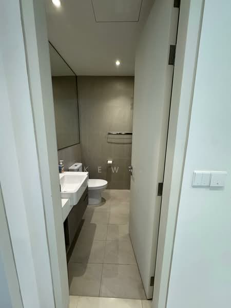 Servis Apartment untuk Disewa di ViiA Residences - Kew . - Bathroom - PropertyGuru.com.my