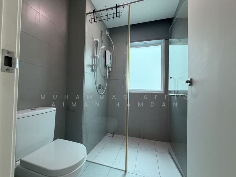 Kondominium untuk Disewa di Ferringhi Residence 2 - Muhammad Affiq Aiman Hamdan - Bathroom - PropertyGuru.com.my