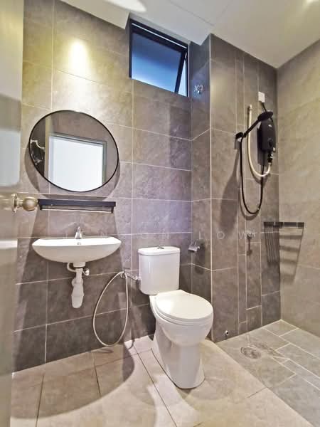 Servis Apartment untuk Disewa di Traders Park - Jenson Low - Bathroom - PropertyGuru.com.my