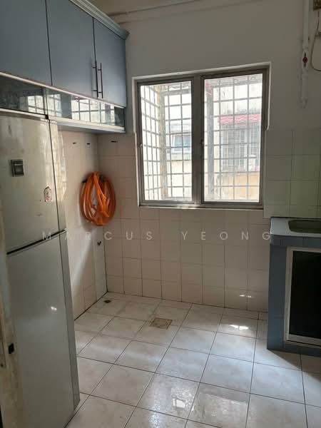 Flat for Rent at Taman Serdang Perdana - Marcus Yeong - Kitchen - PropertyGuru.com.my