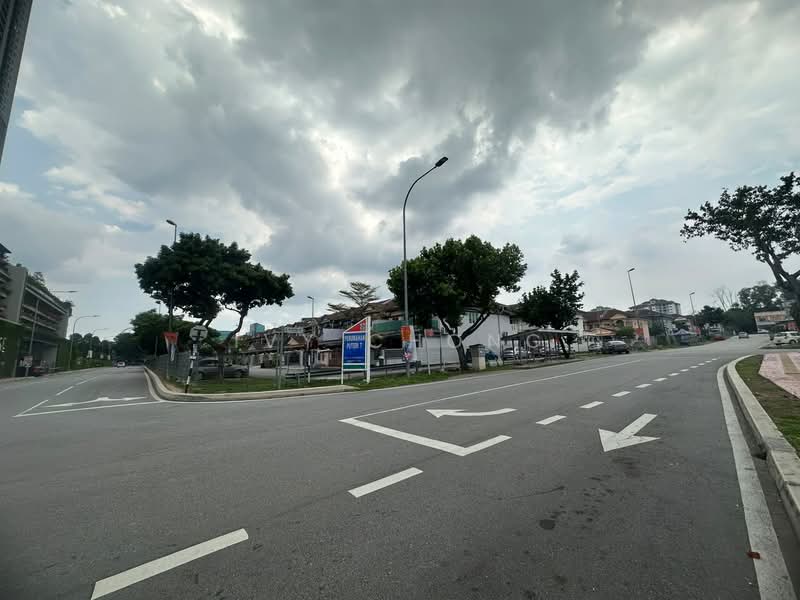 Servis Apartment untuk Dijual di The Pulse Residence - Ivy Chong - Exterior - PropertyGuru.com.my