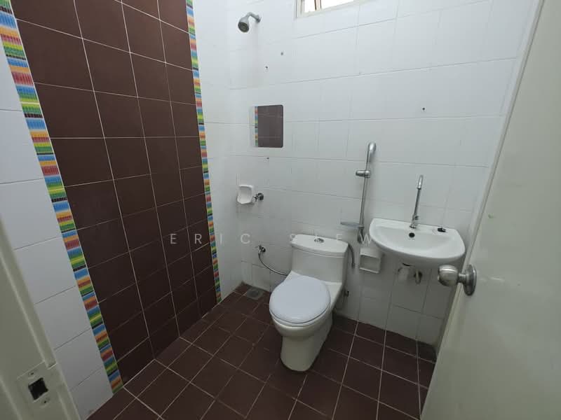 1-storey Terraced House for Sale in Alam Nusantara (Setia Alam) - ERIC SIEW - Bathroom - PropertyGuru.com.my