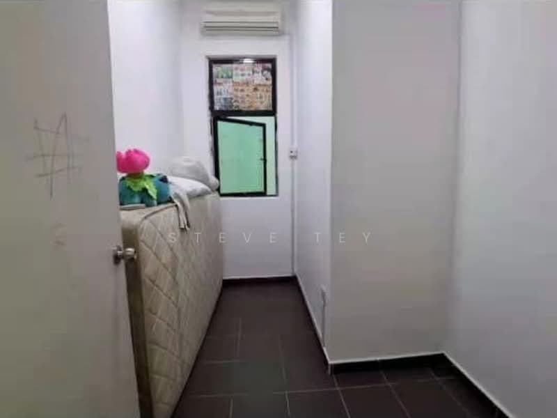 Rumah Kluster untuk Dijual di Taman Mutiara Mas (Skudai) - Steve Tey - Bedroom - PropertyGuru.com.my