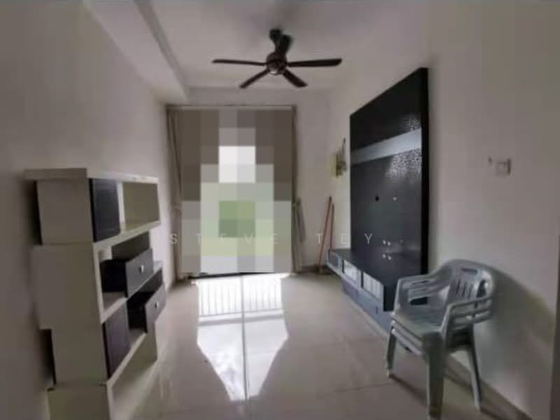 Rumah Kluster untuk Dijual di Taman Mutiara Mas (Skudai) - Steve Tey - Living Room - PropertyGuru.com.my