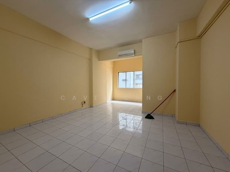 Kondominium untuk Dijual di The Pearl (Pearl Point) - Caven Chng - Living Room - PropertyGuru.com.my