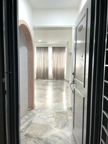 Apartment for Rent at Tasik Heights Apartment - Kew . - Entrance - PropertyGuru.com.my