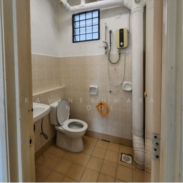 Apartment for Sale at Mutiara Perdana (Mutiara Court) - Kavineshwaran Ooi - Bathroom - PropertyGuru.com.my