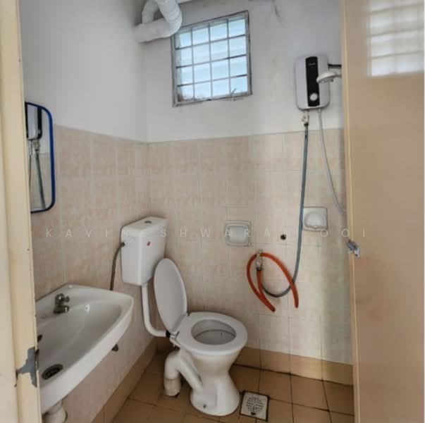 Apartment for Sale at Mutiara Perdana (Mutiara Court) - Kavineshwaran Ooi - Bathroom - PropertyGuru.com.my