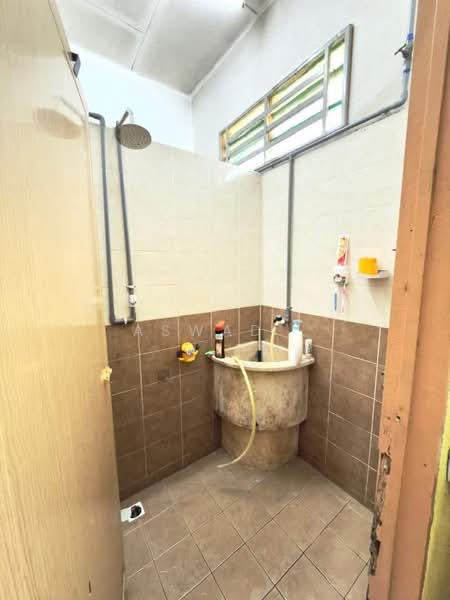 Rumah Teres 1 Tingkat untuk Dijual di Taman Lagenda (Padang Serai) - Aswad . - Bathroom - PropertyGuru.com.my
