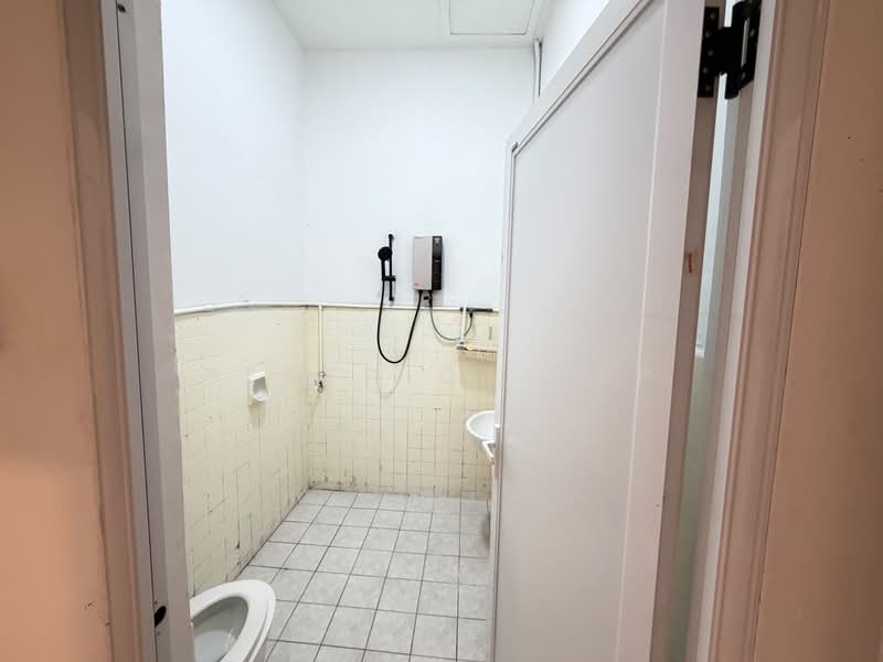 Rumah Teres 1 Tingkat untuk Disewa di Johor Bahru (Johor) - Benedict Yap - Bathroom - PropertyGuru.com.my