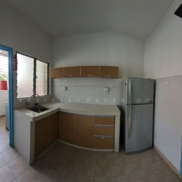 Apartment for Rent at Mutiara Perdana (Mutiara Court) - Kavineshwaran Ooi - Kitchen - PropertyGuru.com.my