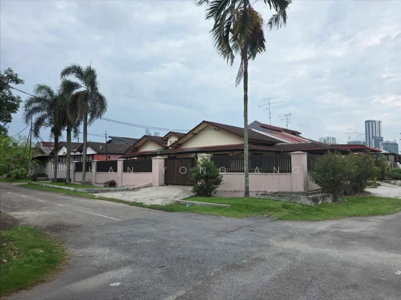 Rumah Teres 1 Tingkat untuk Dijual di Taman Sri Tebrau (Johor Bahru) - Han Yong Ang - Exterior - PropertyGuru.com.my