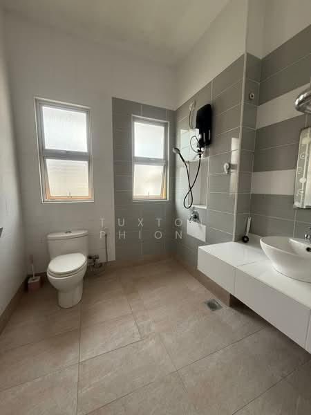 Rumah Kluster untuk Dijual di Taman Nusa Bestari (Iskandar Puteri (Nusajaya)) - Tuxton Phiong - Bathroom - PropertyGuru.com.my