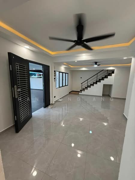 Rumah Teres untuk Dijual di Taman Johor Jaya (Johor Bahru) - Han Yong Ang - Living Room - PropertyGuru.com.my